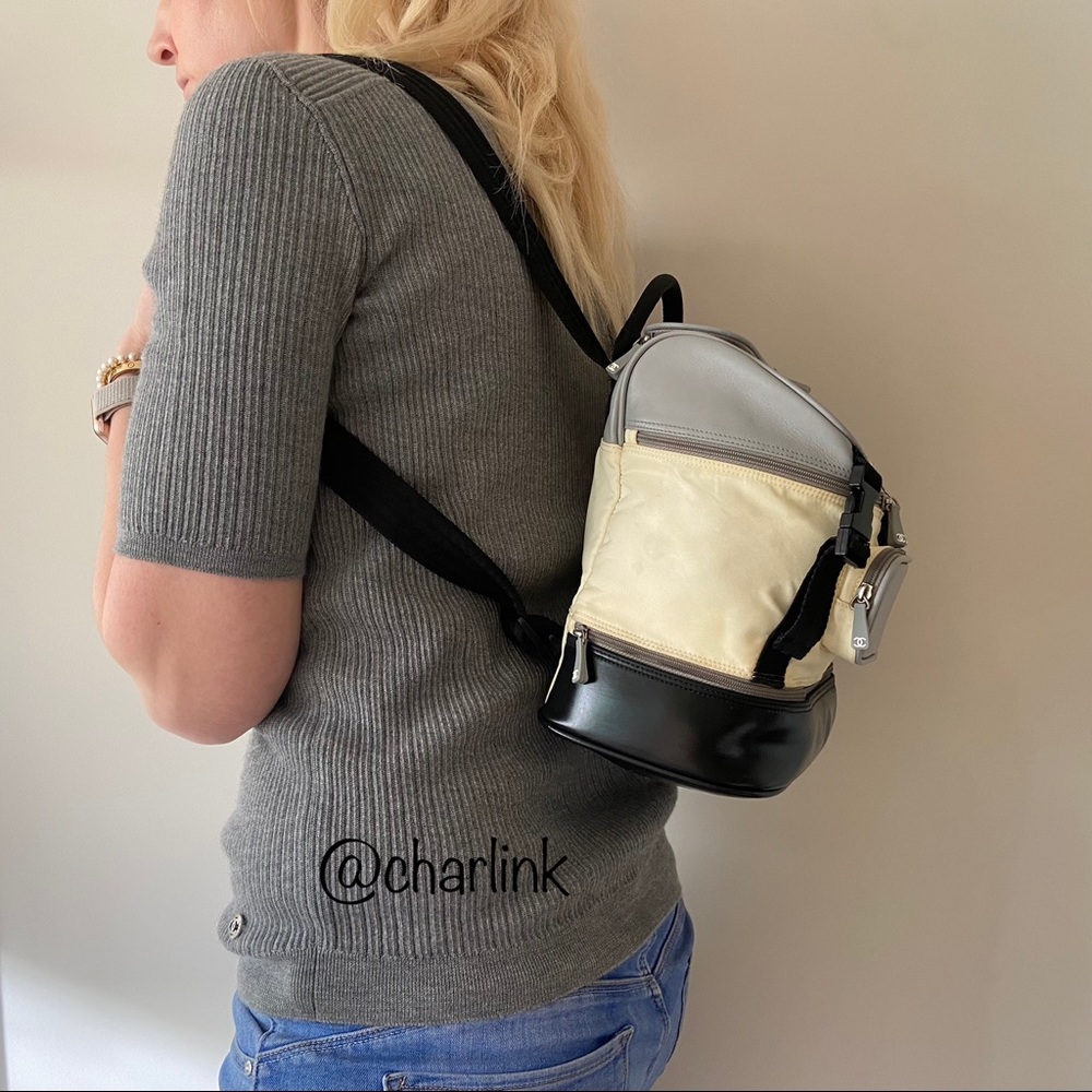 ❌SOLD❌ CHANEL mini backpack - Authentic Vintage - Picture 3 of 16